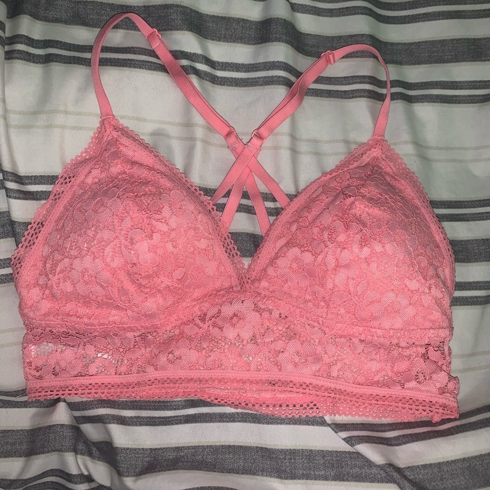 Floral lace Crisscross Bralette with removable pad